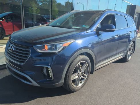Used 2017 Hyundai Santa Fe Limited FWD image 2