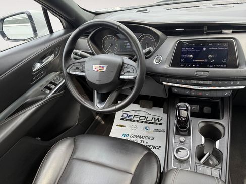 Used 2022 Cadillac XT4 Premium Luxury w/ Enhanced Visibility Package AWD/4WD image 11