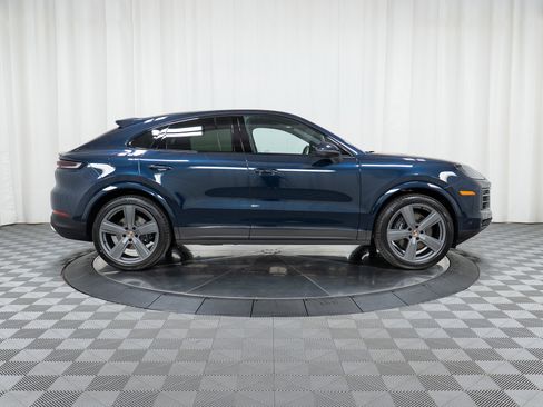 New 2026 Porsche Cayenne Coupe AWD/4WD image 8