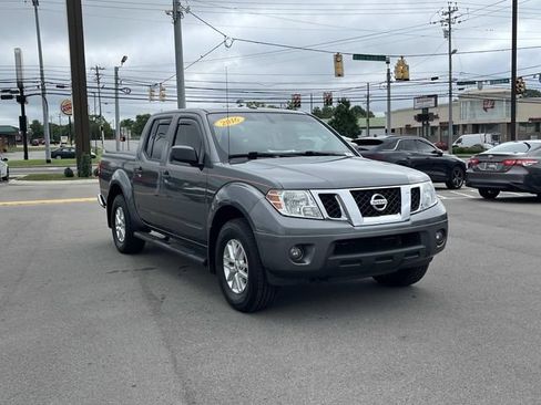 Used 2016 Nissan Frontier SV w/ SV Value Truck Package AWD/4WD image 3