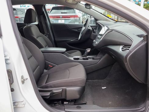 Used 2024 Chevrolet Malibu LT FWD image 8