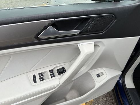 Used 2022 Volkswagen Tiguan SE image 15