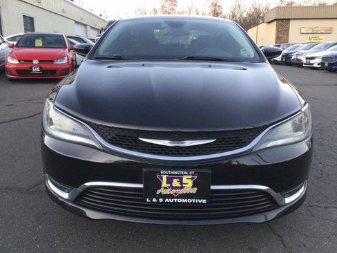 Used 2015 Chrysler 200 Limited w/ Convenience Group image 2