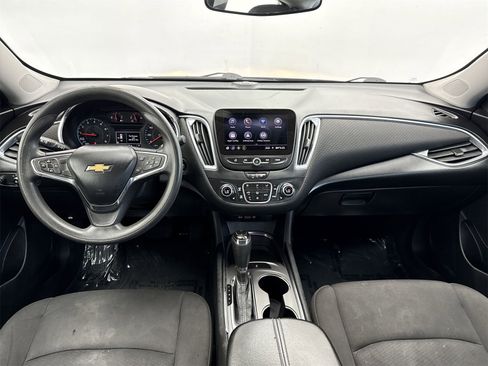 Used 2020 Chevrolet Malibu LT image 14