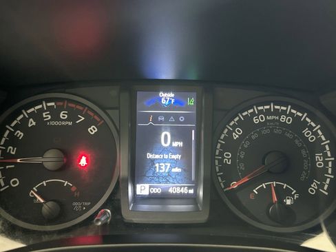 Used 2023 Toyota Tacoma SR w/ SR Convenience Package image 21