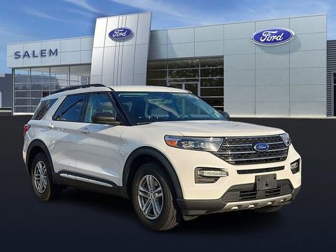 Certified 2022 Ford Explorer XLT w/ Equipment Group 202A AWD/4WD image 1