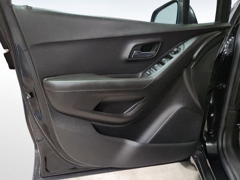 Used 2019 Chevrolet Trax LT w/ LPO, Protection Package image 15