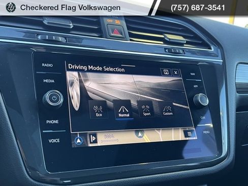 Used 2023 Volkswagen Tiguan SEL R-Line image 40