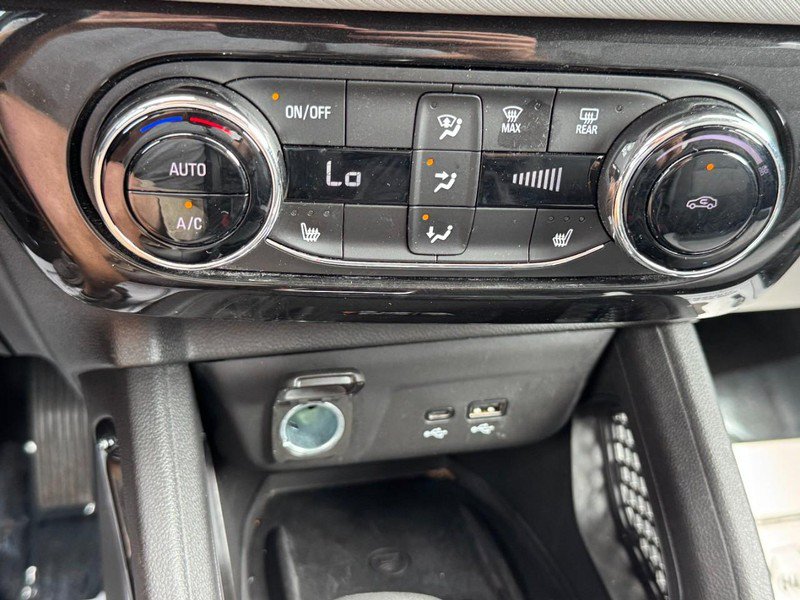Used 2025 Chevrolet TrailBlazer LT w/ Convenience Package FWD image 19