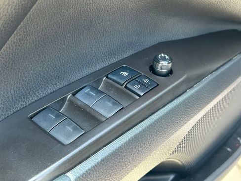 Used 2021 Toyota Camry SE FWD image 21