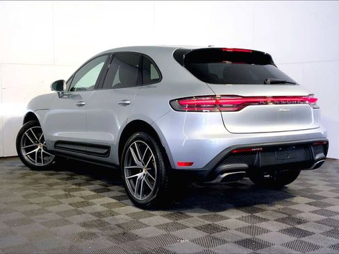 Certified 2025 Porsche Macan image 3