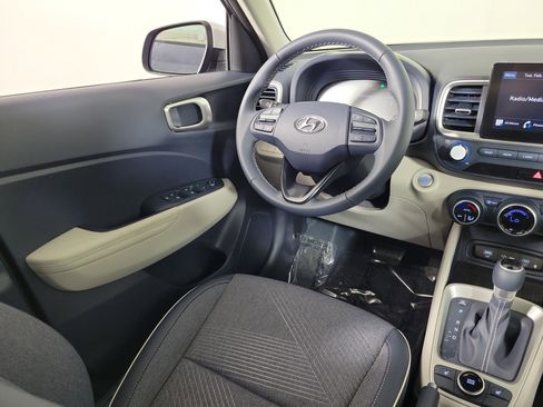 New 2026 Hyundai Venue SEL FWD image 5