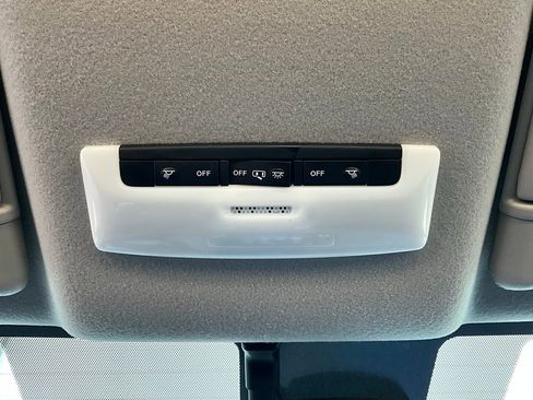 Used 2025 Nissan Versa SV image 16