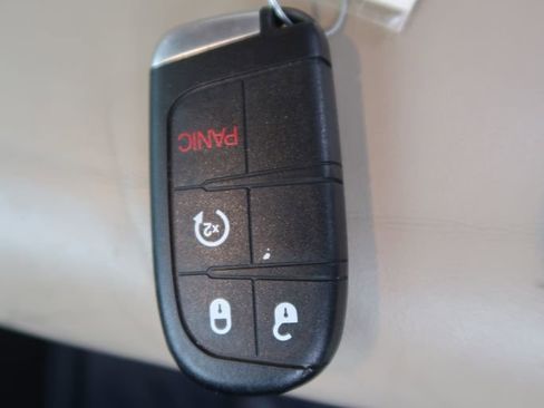 Used 2016 Jeep Grand Cherokee Limited image 43