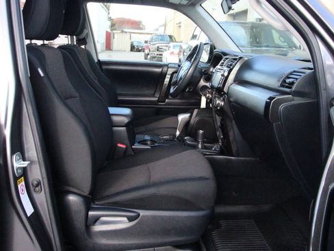 Used 2019 Toyota 4Runner 4WD image 10