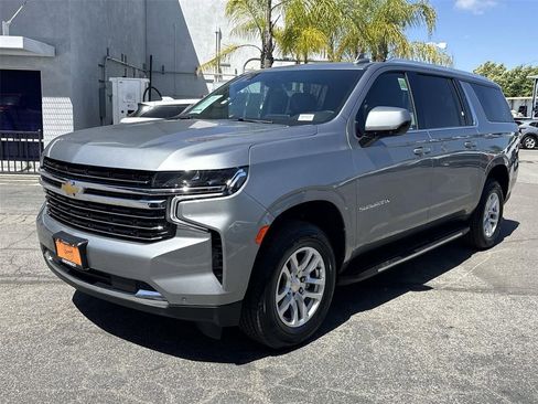 Used 2024 Chevrolet Suburban LT RWD image 7