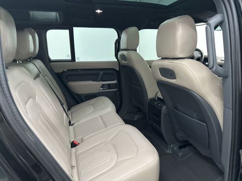 Used 2022 Land Rover Defender 110 SE image 23