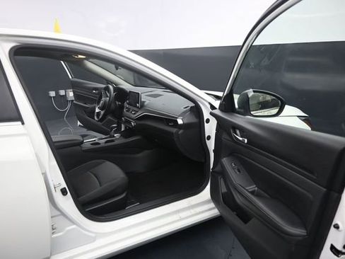 Used 2025 Nissan Altima 2.5 SV FWD image 24