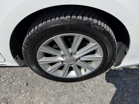 Used 2012 Toyota Camry XLE image 28