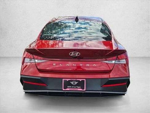 Used 2025 Hyundai Elantra SEL image 7