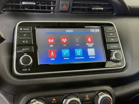 Used 2022 Nissan Kicks S FWD image 29
