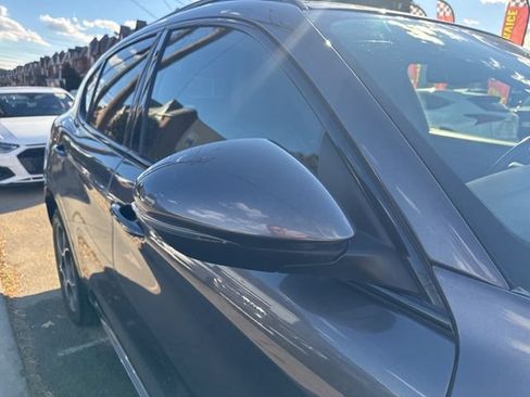 Used 2023 Alfa Romeo Stelvio Ti AWD/4WD image 11