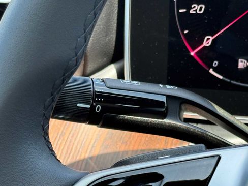 Used 2025 Mercedes-Benz C 300 Sedan image 23