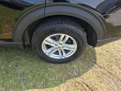 Used 2023 Ford Explorer XLT AWD/4WD image 4
