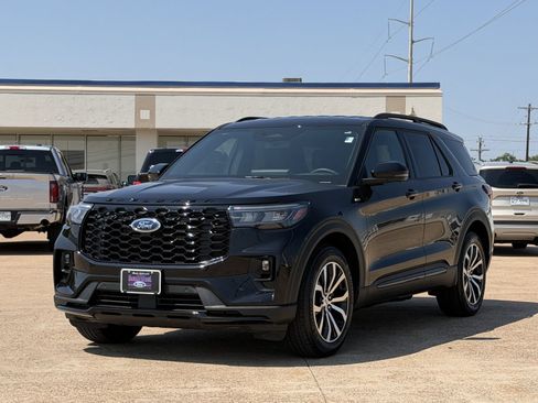 Used 2025 Ford Explorer ST-Line w/ Premium Package RWD image 8