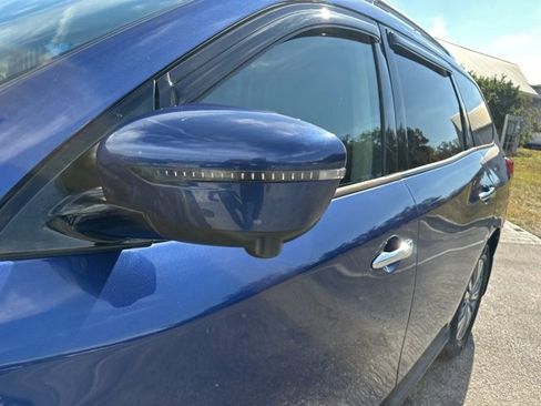 Used 2020 Nissan Pathfinder SL w/ Cargo Package image 60