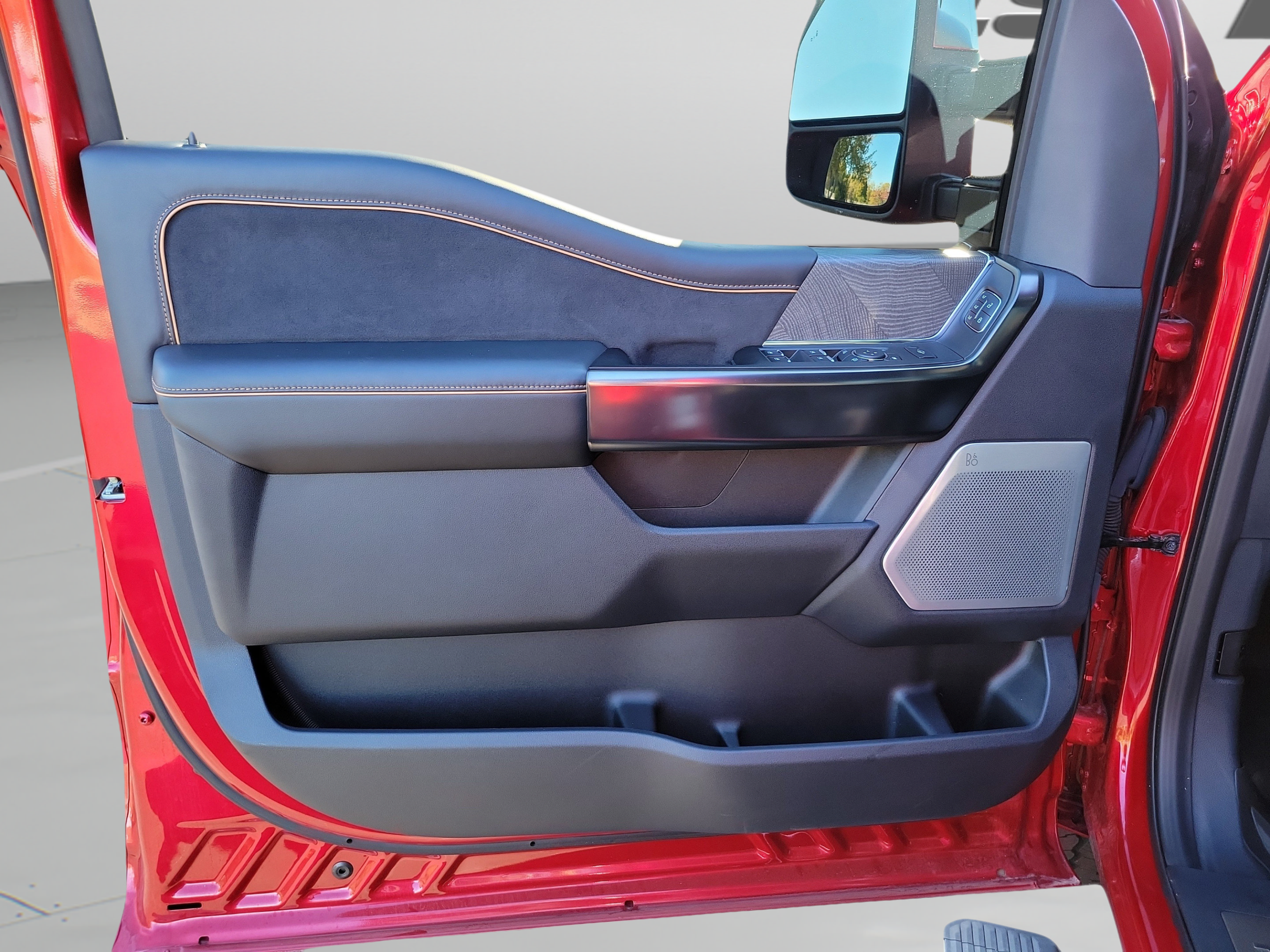 Used 2024 Ford F350 Platinum AWD/4WD image 18