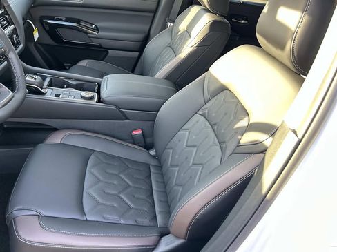 New 2026 Nissan Pathfinder Platinum AWD/4WD image 16
