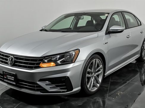 Used 2018 Volkswagen Passat 2.0T R-Line FWD image 5