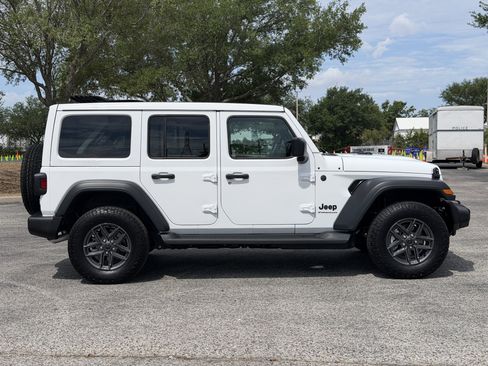 Used 2026 Jeep Wrangler Unlimited Sport AWD/4WD image 8