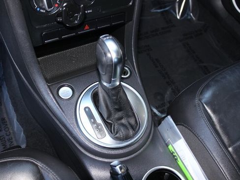 Used 2012 Volkswagen Beetle 2.0T FWD image 12