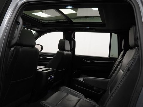 Used 2021 GMC Yukon XL Denali w/ Denali Premium Package AWD/4WD image 13