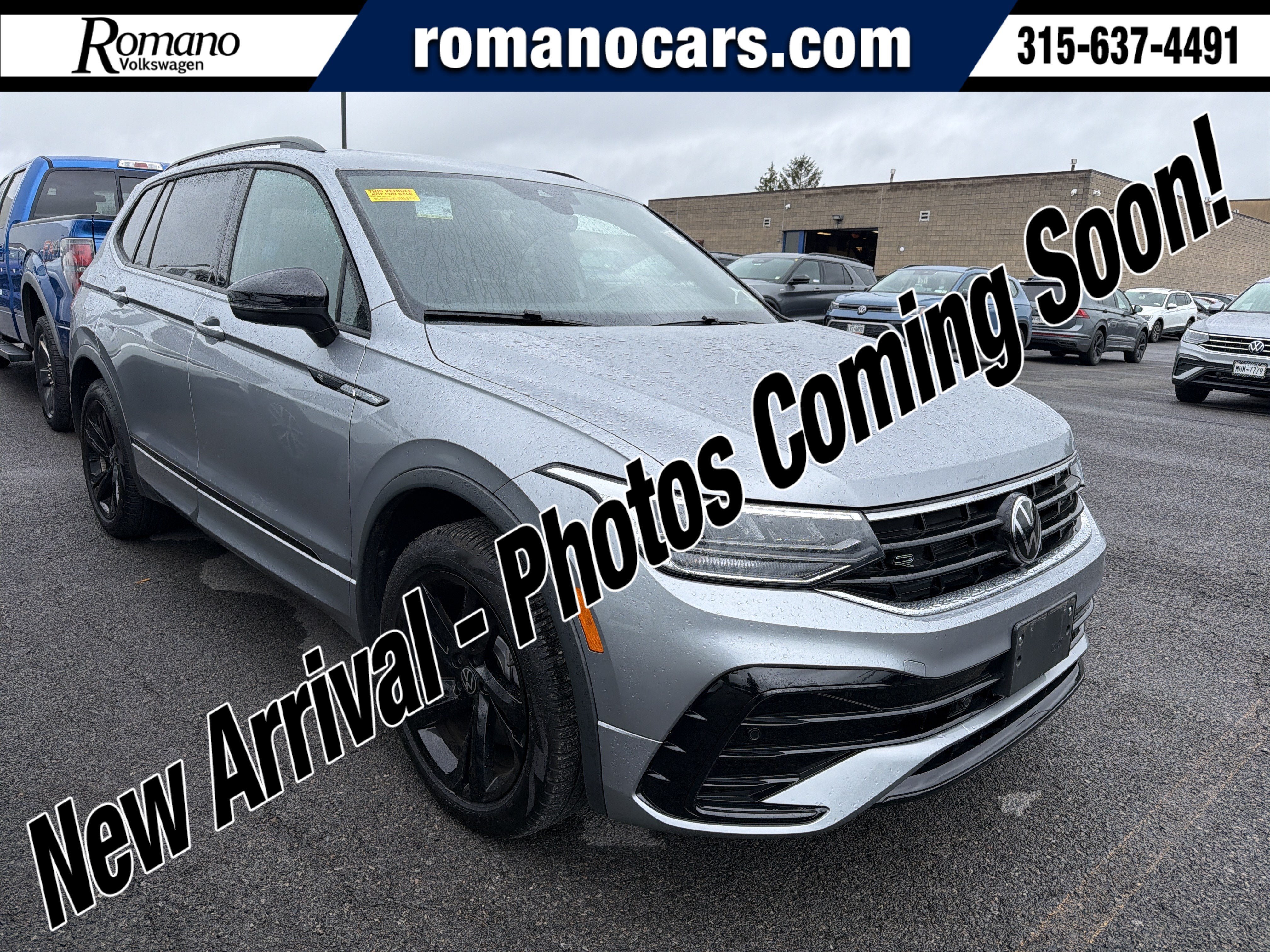 Used 2024 Volkswagen Tiguan SE R-Line AWD/4WD image 1