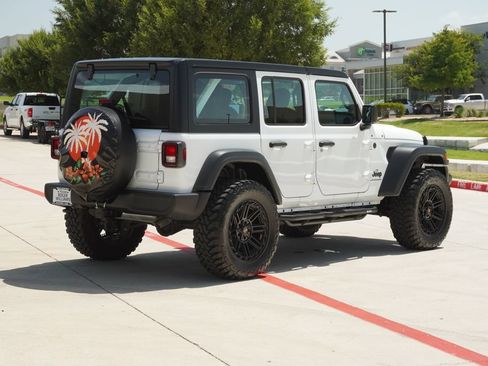 Used 2025 Jeep Wrangler Unlimited Sport AWD/4WD image 5