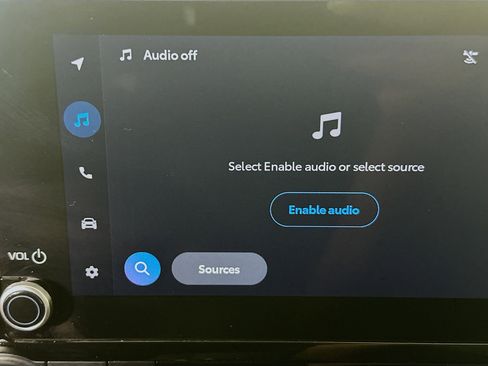 Used 2023 Toyota Highlander LE image 24