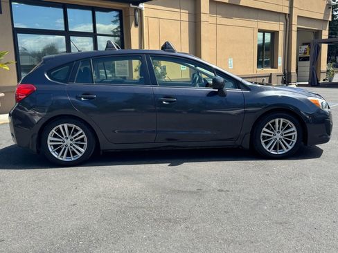 Used 2013 Subaru Impreza 2.0i Premium AWD/4WD image 6