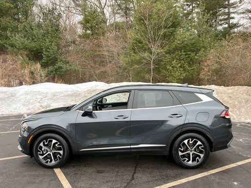 Used 2023 Kia Sportage EX image 2