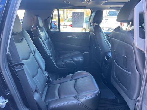 Used 2019 Cadillac Escalade Premium Luxury image 12