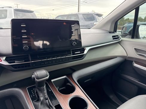 Used 2023 Toyota Sienna XLE image 22