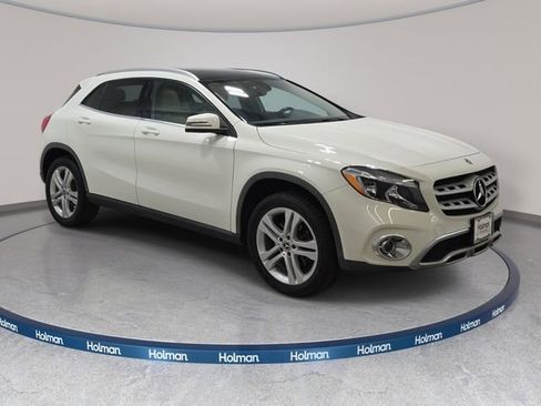 Used 2018 Mercedes-Benz GLA 250 4MATIC image 4