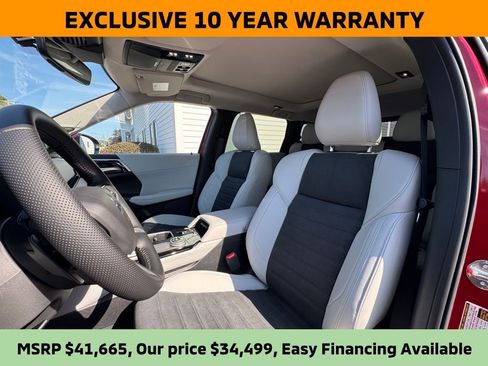 New 2025 Mitsubishi Outlander SE image 8