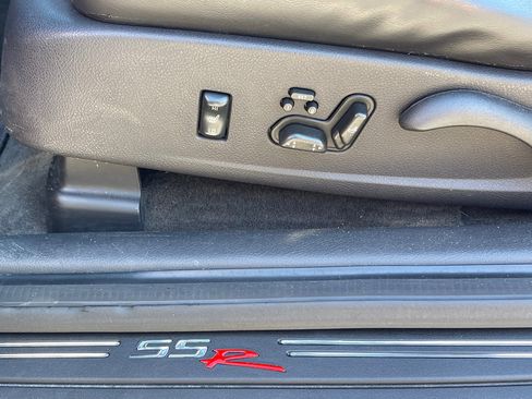 Used 2003 Chevrolet SSR w/ Preferred Equipment Group image 19