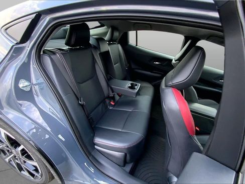 Used 2026 Toyota Prius Plug-In Hybrid FWD image 32