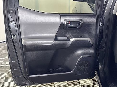 Used 2019 Toyota Tacoma SR5 image 18