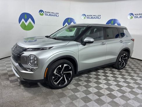 Used 2022 Mitsubishi Outlander SE image 3