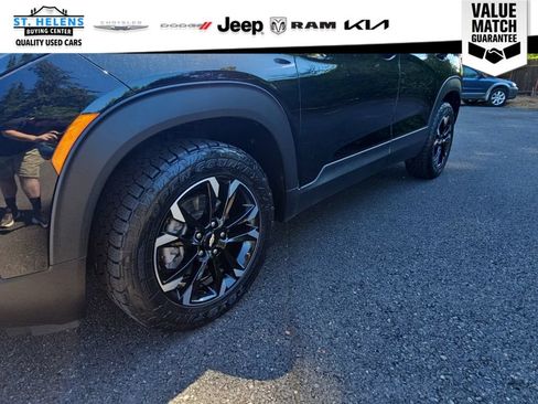 Used 2023 Chevrolet TrailBlazer LT FWD image 11